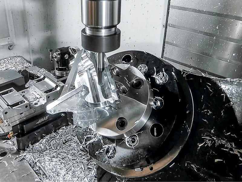 5-Achs-CNC-Bearbeitung eines Metallbauteils