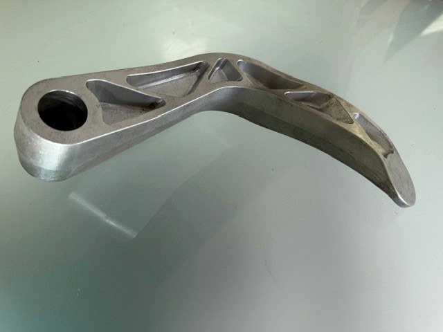 Gebogenes gefrästes Musterteil aus Metall